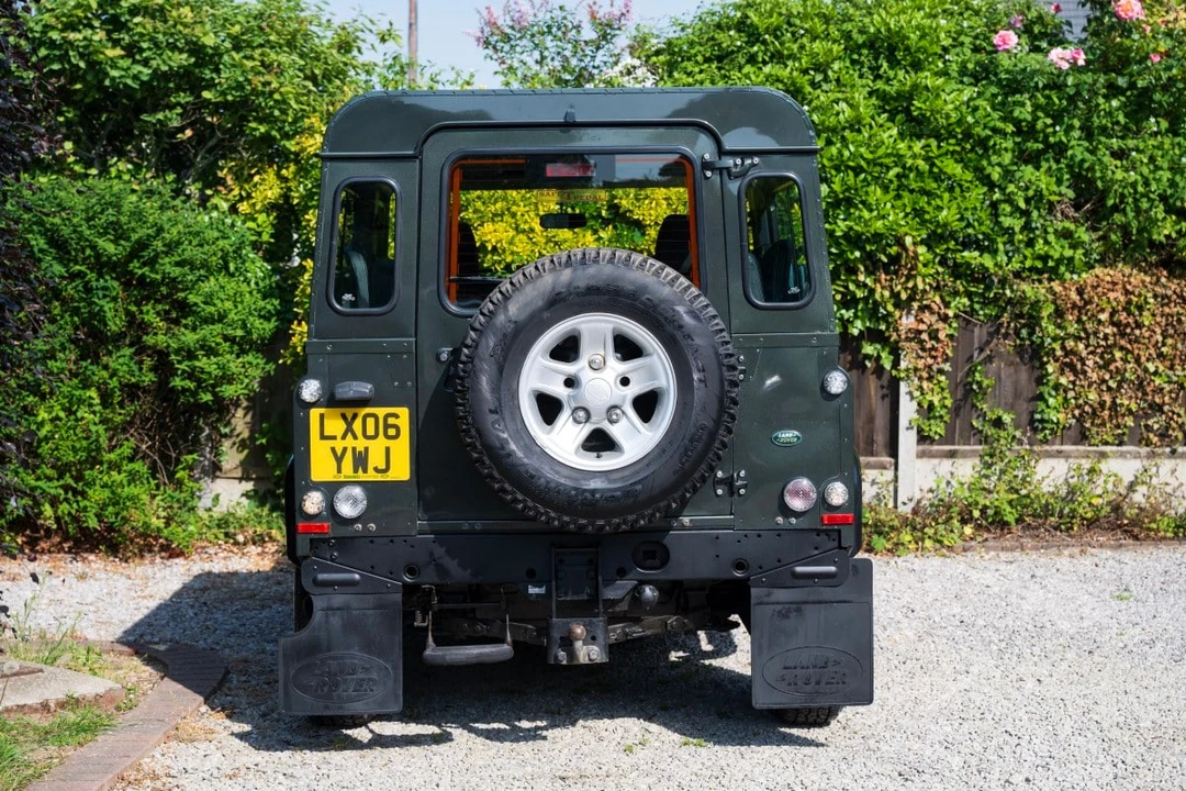 2006 Land Rover Defender - Image 5 of 30