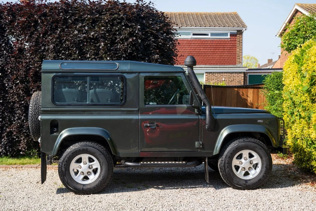 2006 Land Rover Defender - Image 8 of 30