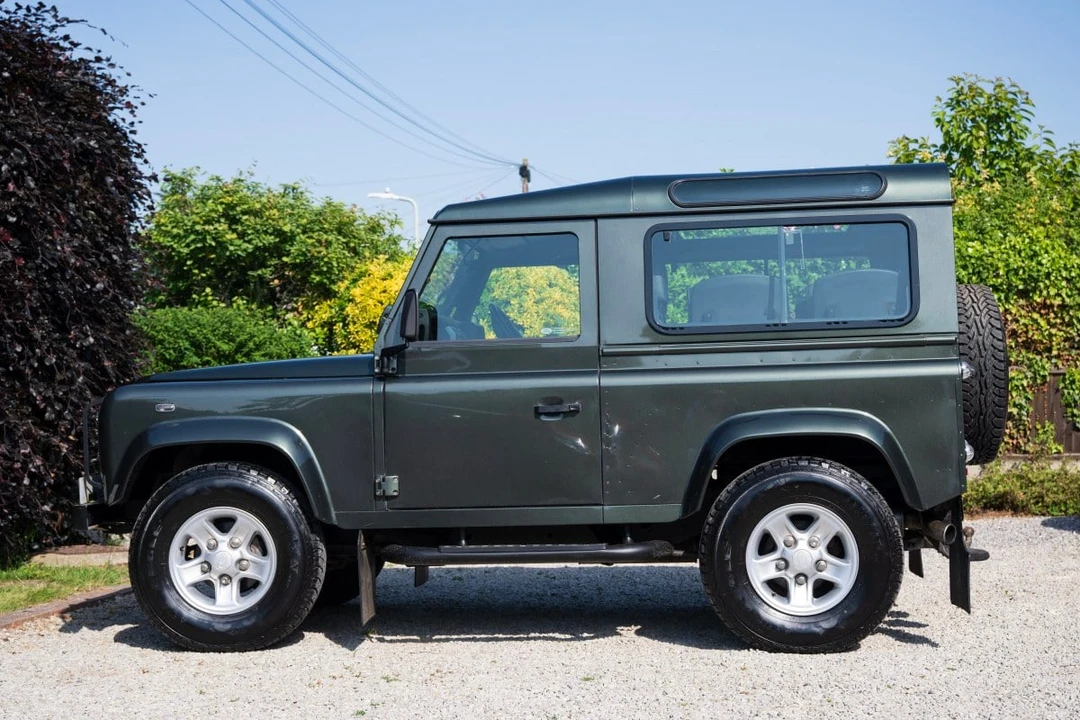 2006 Land Rover Defender - Image 12 of 30