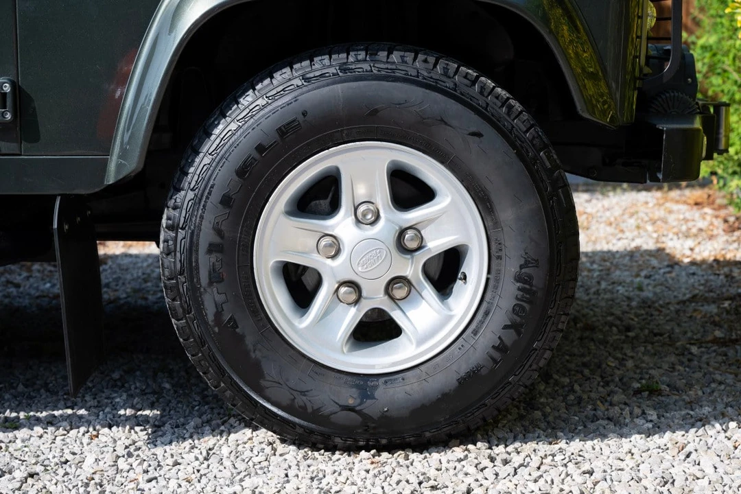 2006 Land Rover Defender - Image 13 of 30