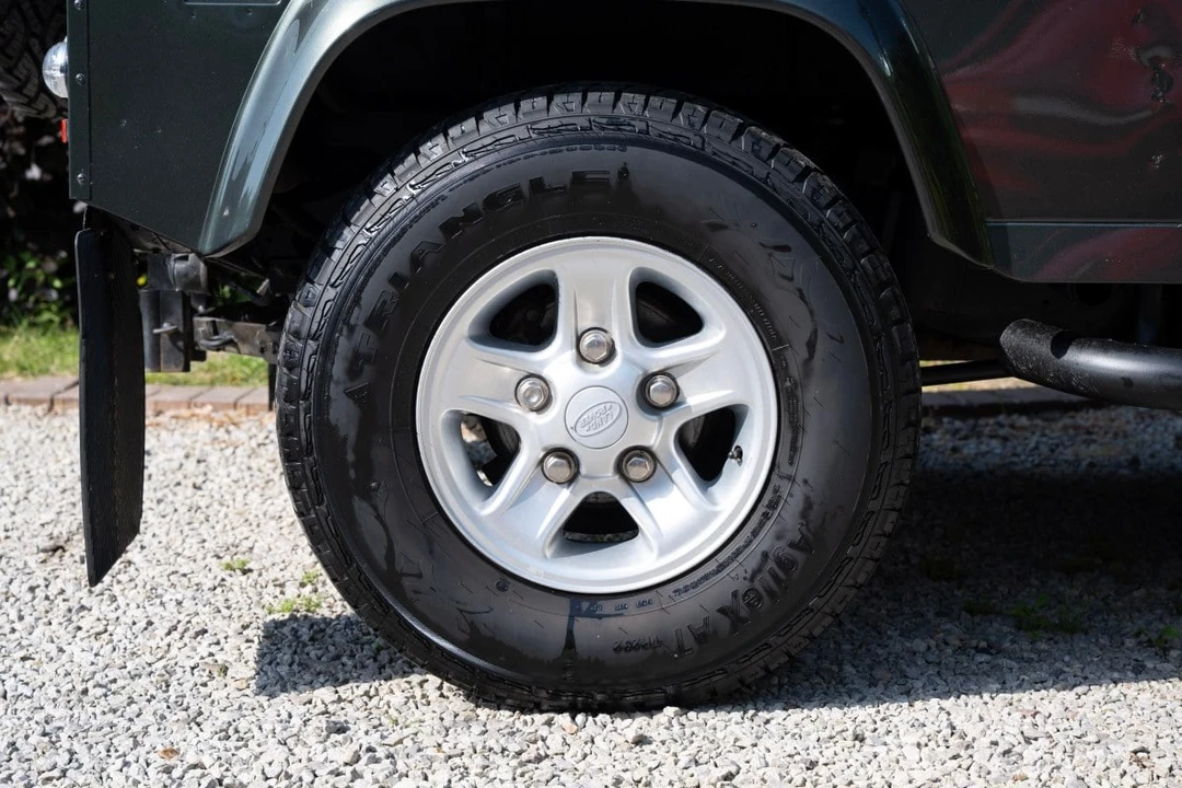 2006 Land Rover Defender - Image 16 of 30