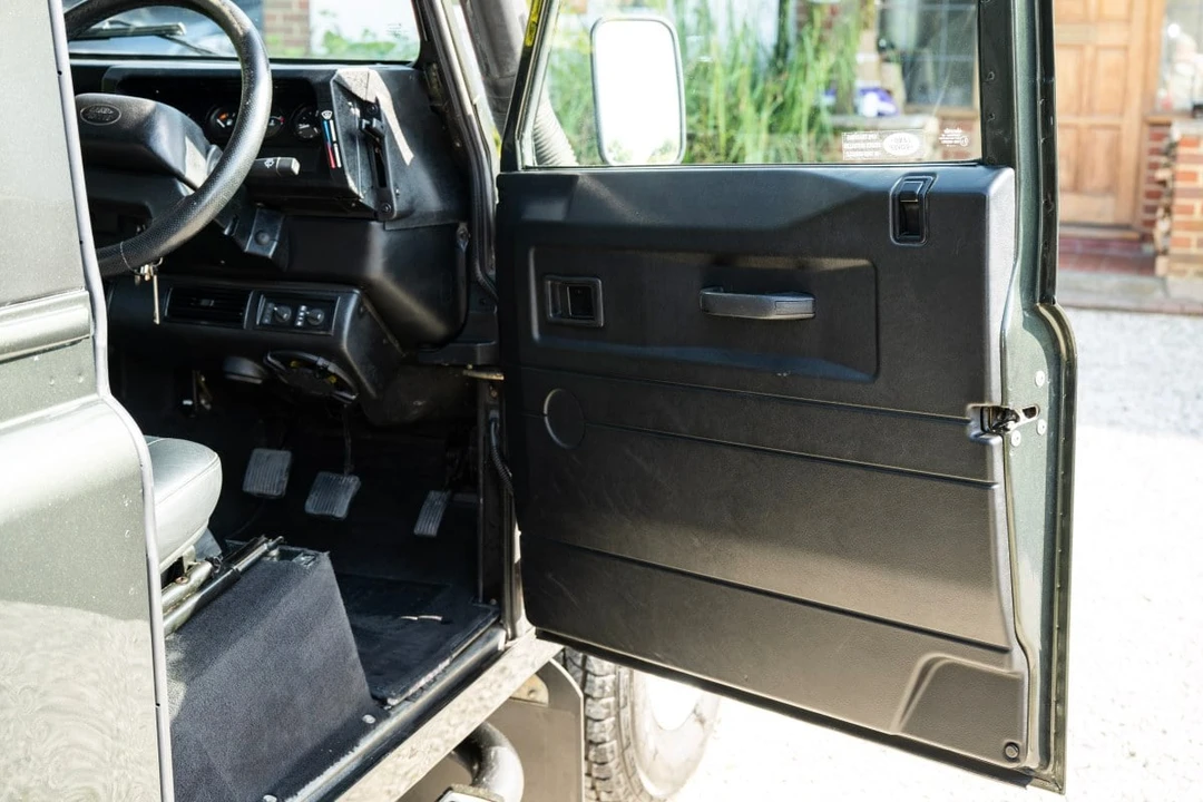 2006 Land Rover Defender - Image 26 of 30