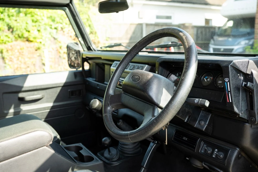 2006 Land Rover Defender - Image 17 of 30