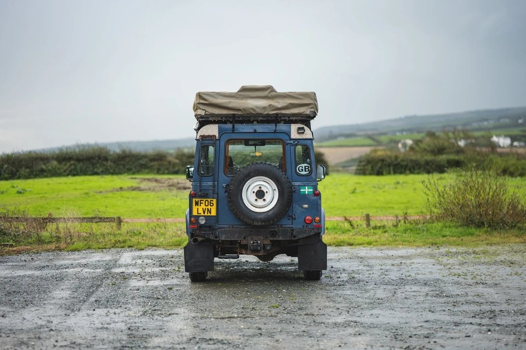 2006 Land Rover Defender 110 - Image 5 of 30