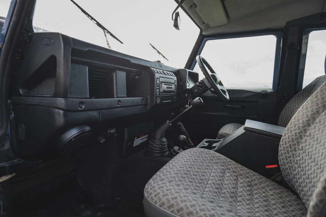 2006 Land Rover Defender 110 - Image 23 of 30