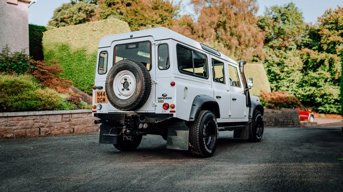 2006 Land Rover Defender 110 - Image 5 of 30