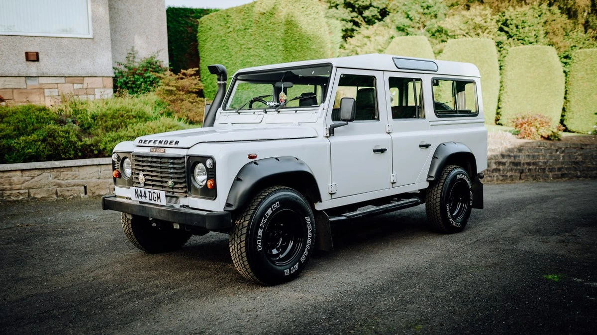 2006 Land Rover Defender 110 - Image 3 of 30