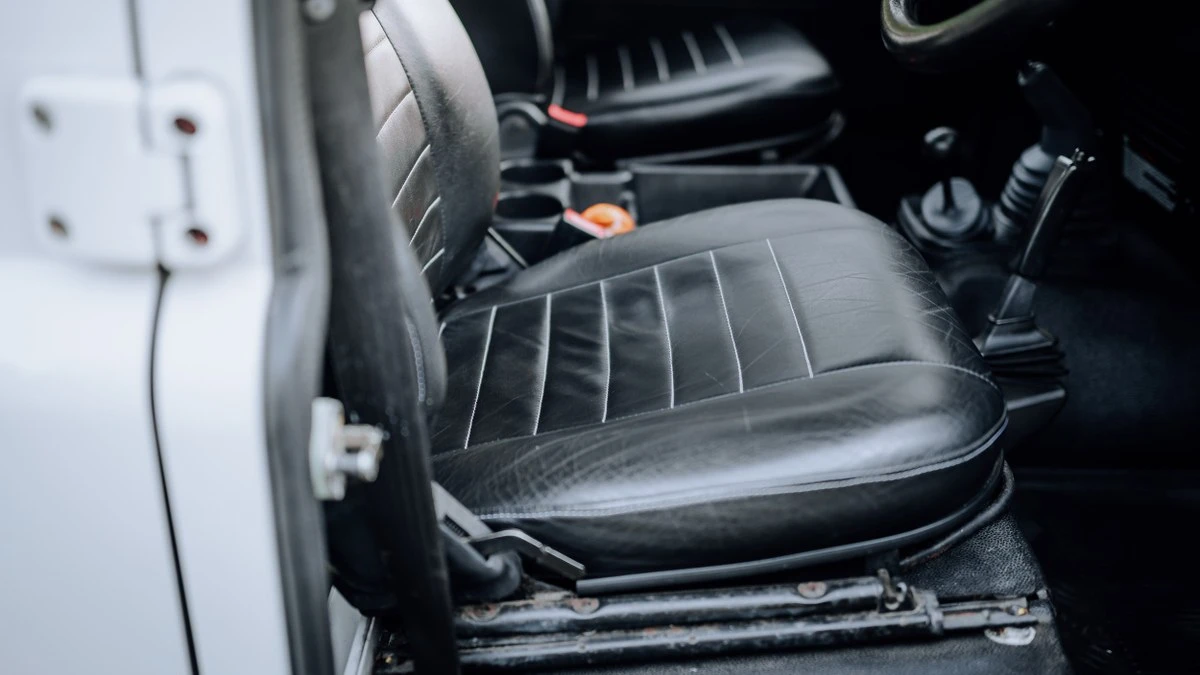 2006 Land Rover Defender 110 - Image 19 of 30