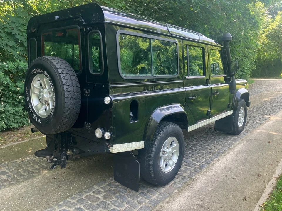 2006 Land Rover Defender 110 - Image 3 of 30