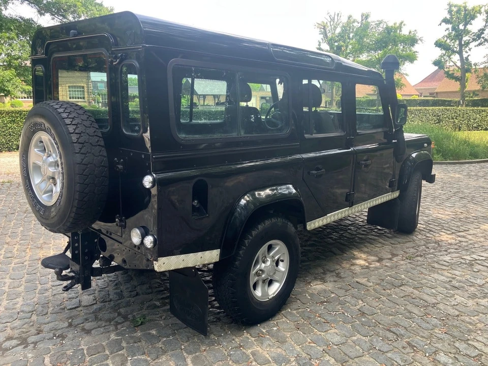 2006 Land Rover Defender 110 - Image 5 of 30