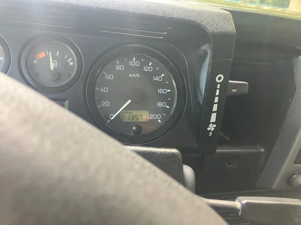 2006 Land Rover Defender 110 - Image 19 of 30
