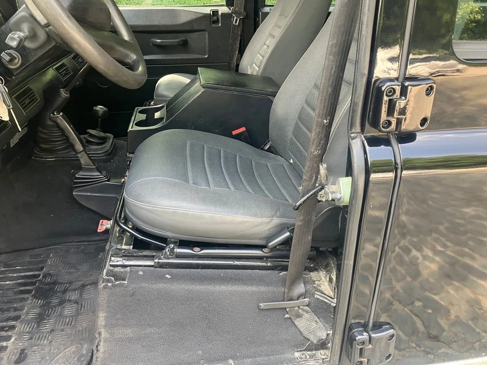 2006 Land Rover Defender 110 - Image 22 of 30