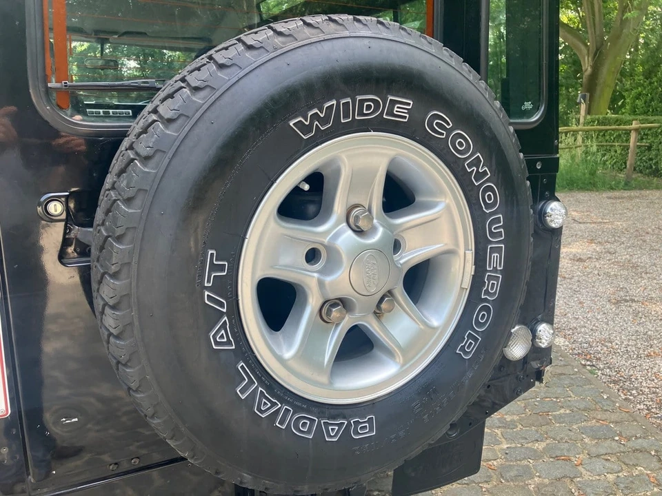 2006 Land Rover Defender 110 - Image 16 of 31