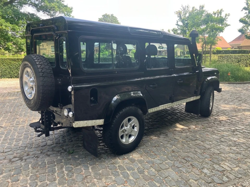 2006 Land Rover Defender 110 - Image 9 of 31