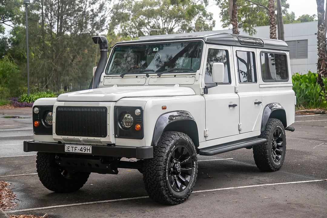 2006 Land Rover Defender 110 - Image 2 of 31