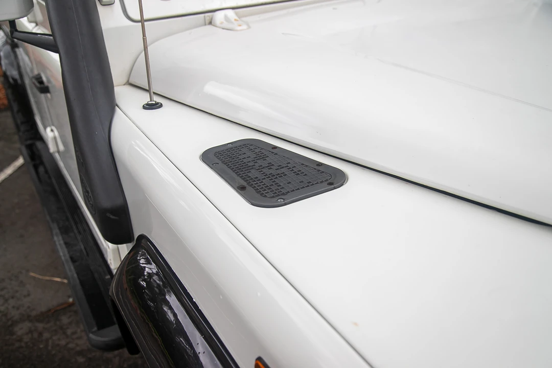 2006 Land Rover Defender 110 - Image 20 of 31