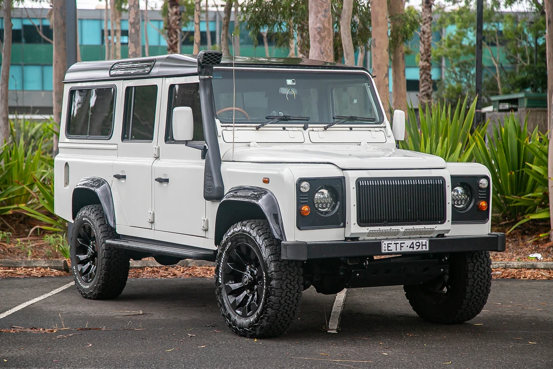 2006 Land Rover Defender 110 - Image 10 of 31