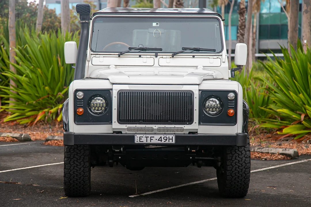 2006 Land Rover Defender 110 - Image 3 of 31
