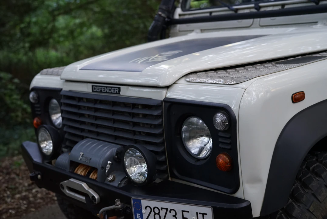 2006 Land Rover Defender 110 - Image 28 of 31