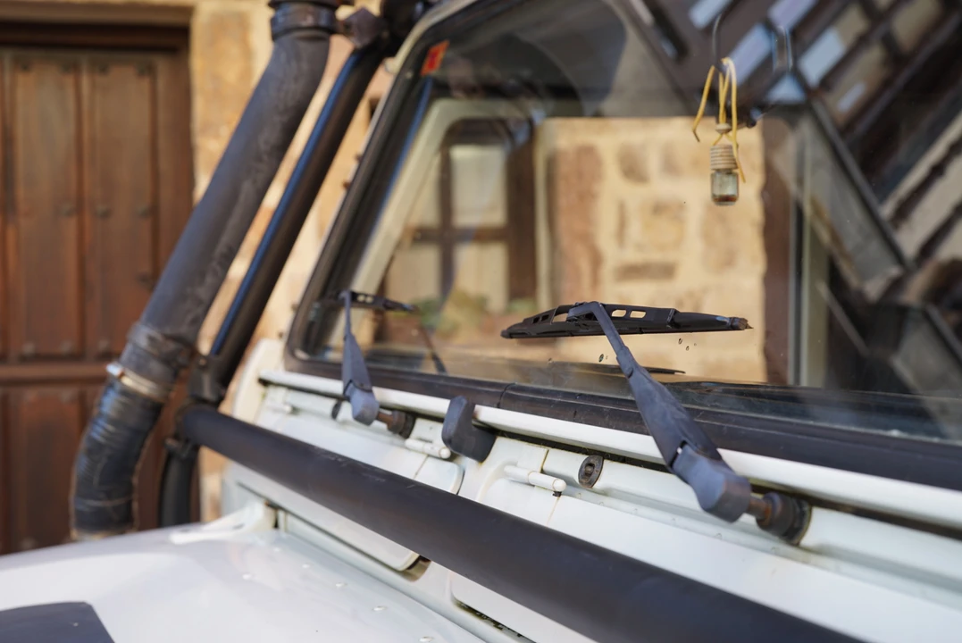 2006 Land Rover Defender 110 - Image 15 of 31