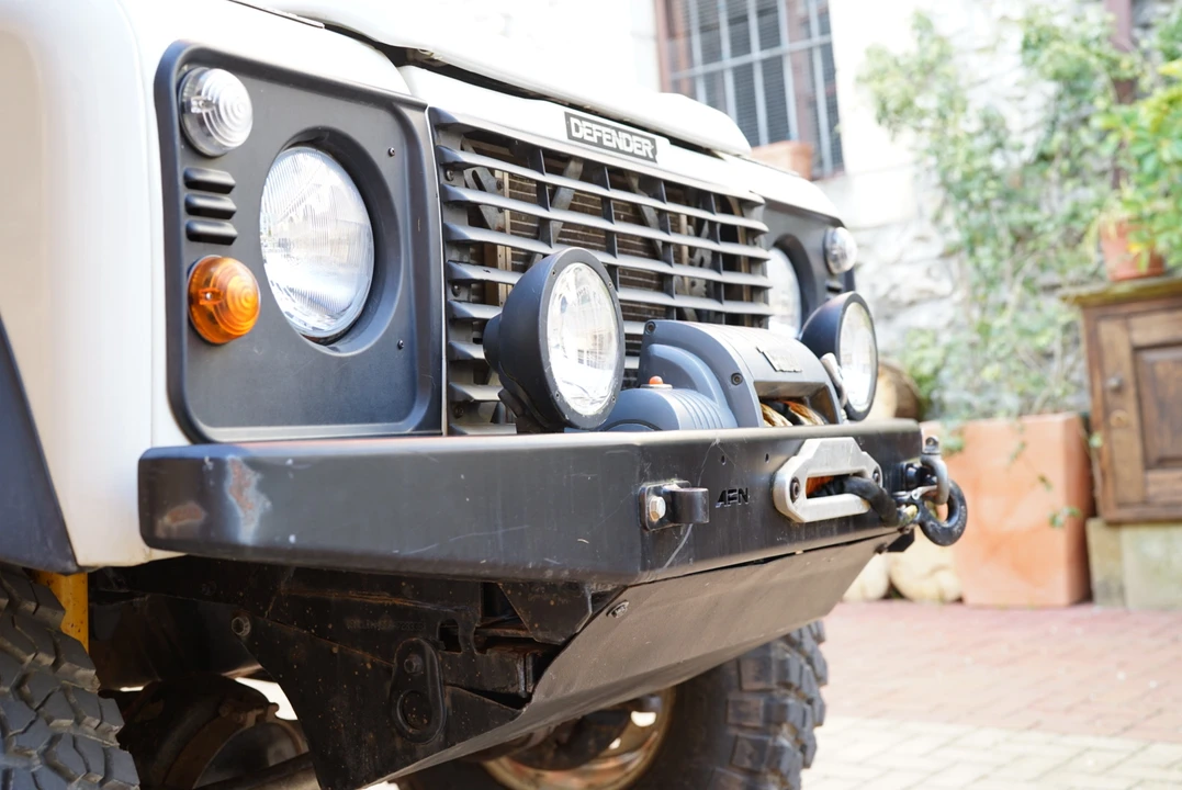 2006 Land Rover Defender 110 - Image 14 of 31