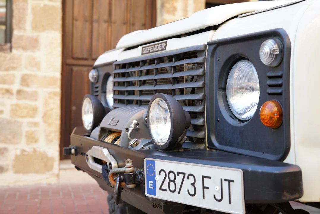 2006 Land Rover Defender 110 - Image 13 of 31