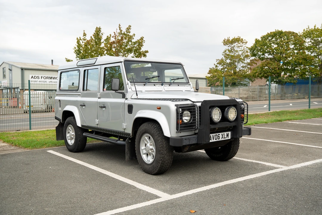 2006 Land Rover Defender 110 - Image 9 of 31