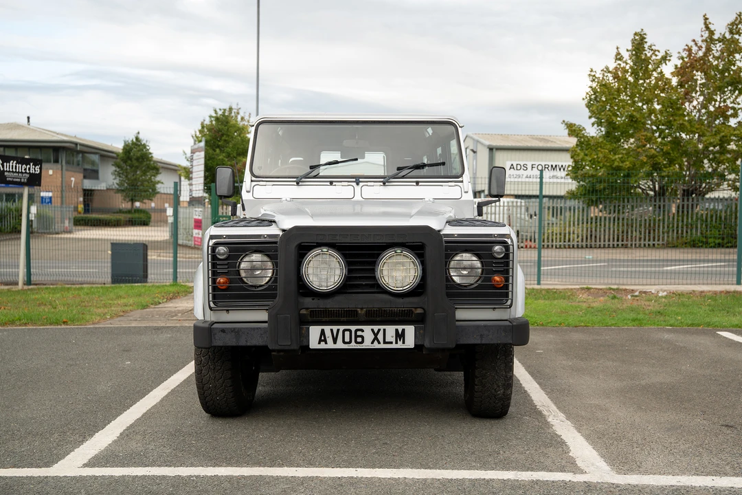 2006 Land Rover Defender 110 - Image 2 of 31