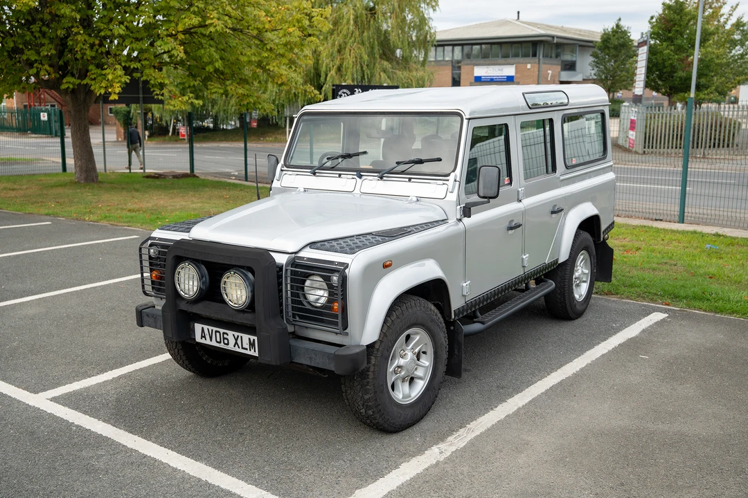 2006 Land Rover Defender 110 - Image 11 of 31