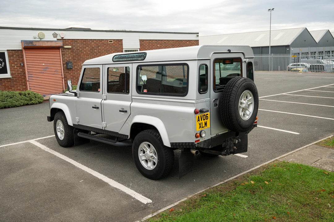 2006 Land Rover Defender 110 - Image 13 of 31