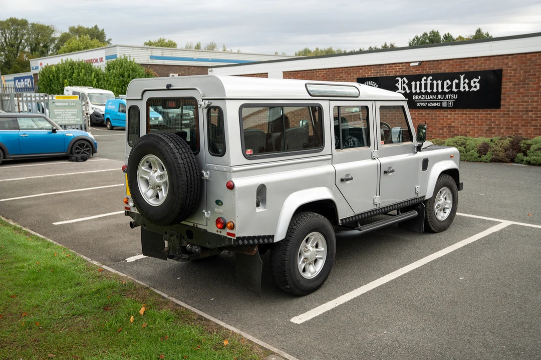 2006 Land Rover Defender 110 - Image 15 of 31