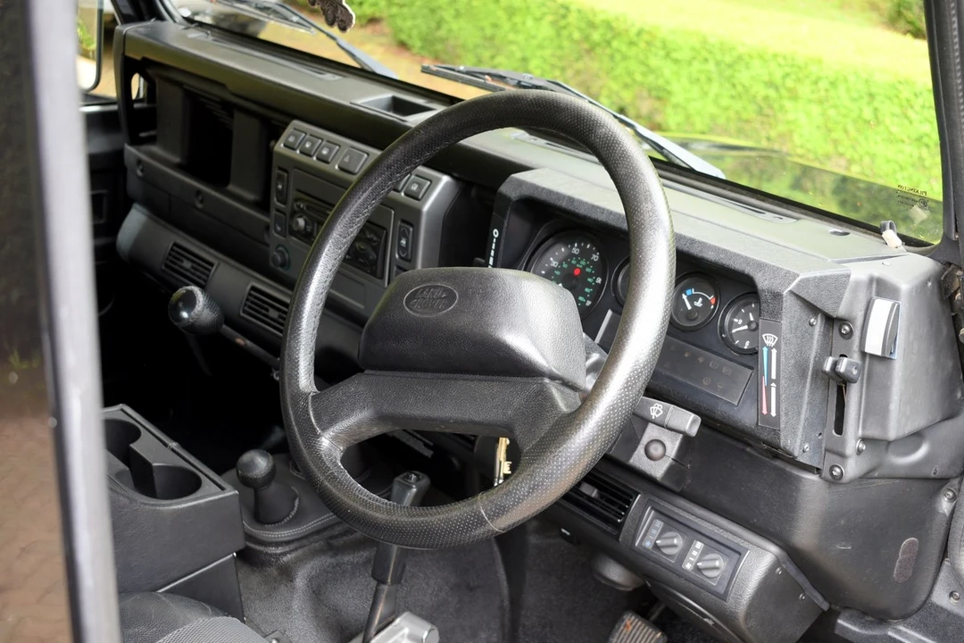 2006 Land Rover Defender 90 - Image 28 of 30