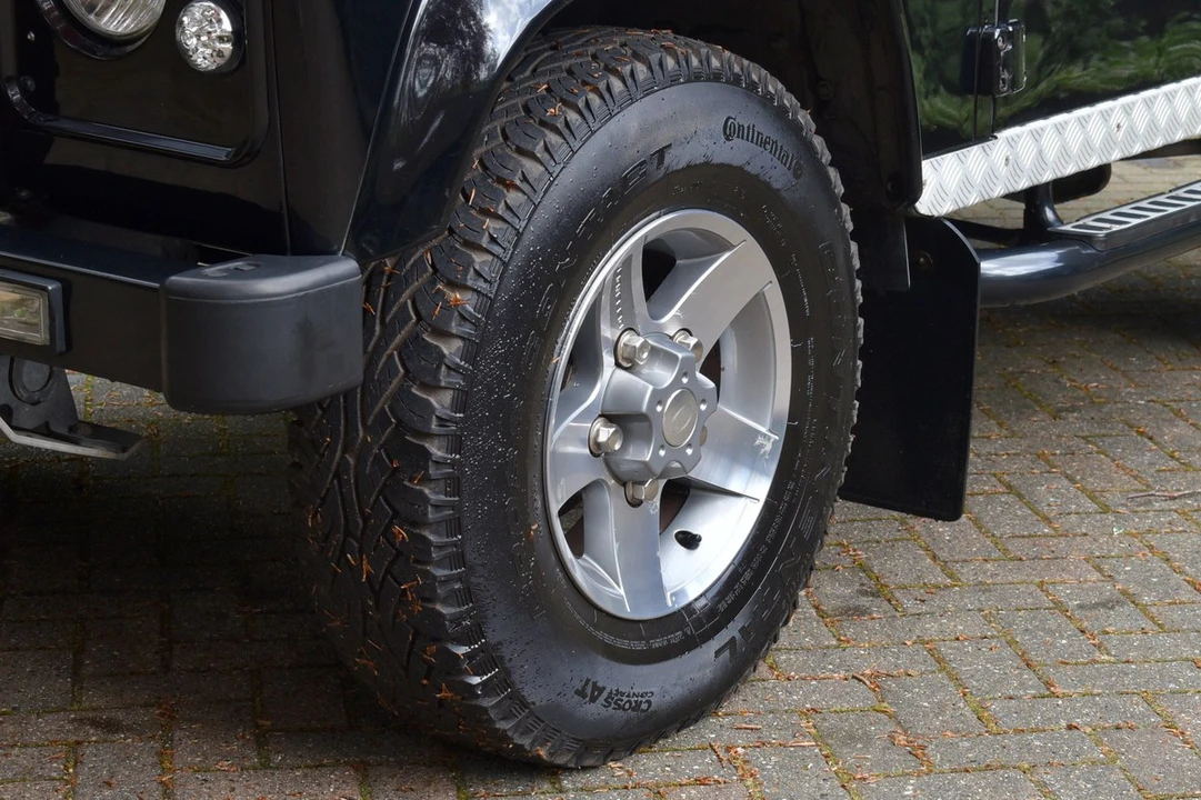 2006 Land Rover Defender 90 - Image 21 of 30