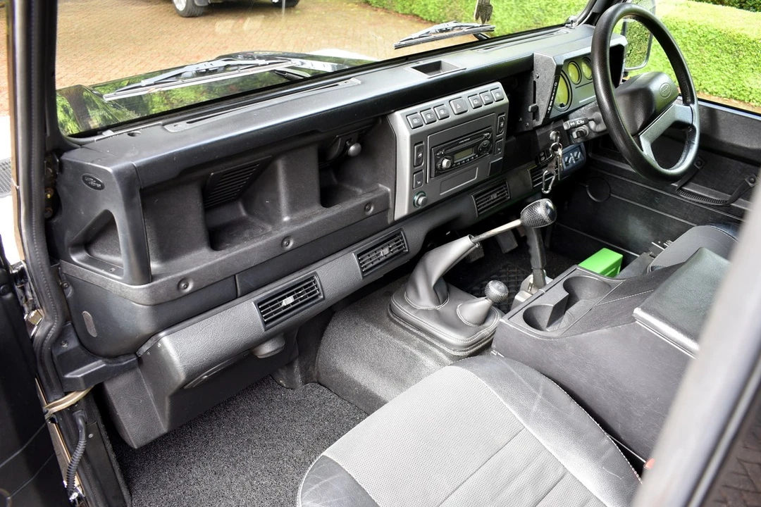 2006 Land Rover Defender 90 - Image 27 of 30