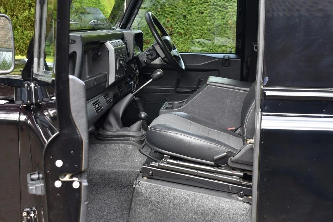 2006 Land Rover Defender 90 - Image 24 of 30