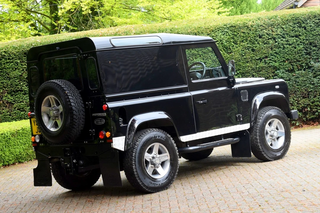 2006 Land Rover Defender 90 - Image 2 of 30