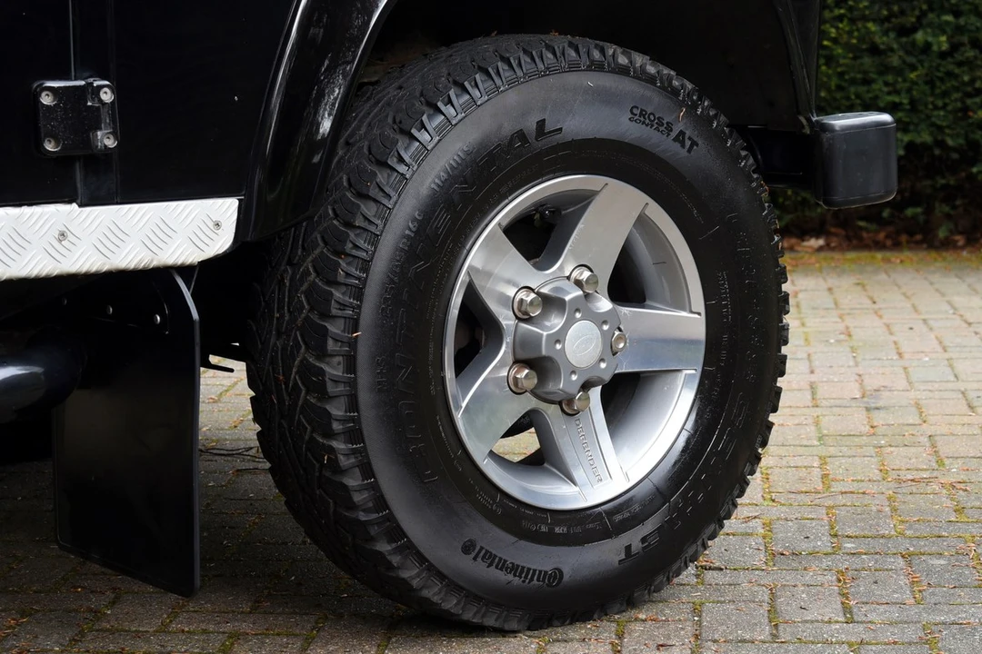 2006 Land Rover Defender 90 - Image 20 of 30