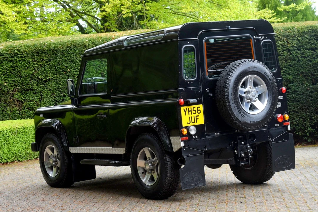 2006 Land Rover Defender 90 - Image 16 of 30