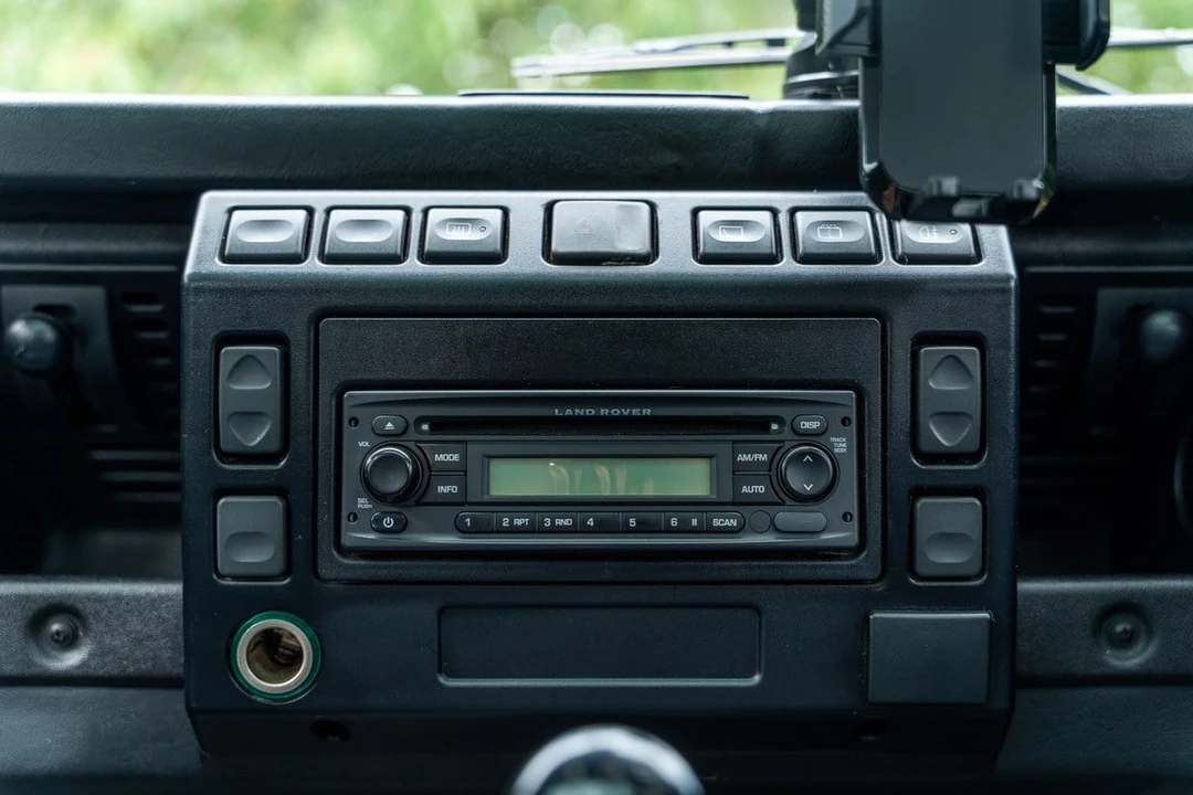 2006 Land Rover Defender 90 - Image 28 of 30