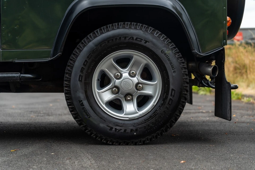 2006 Land Rover Defender 90 - Image 14 of 30