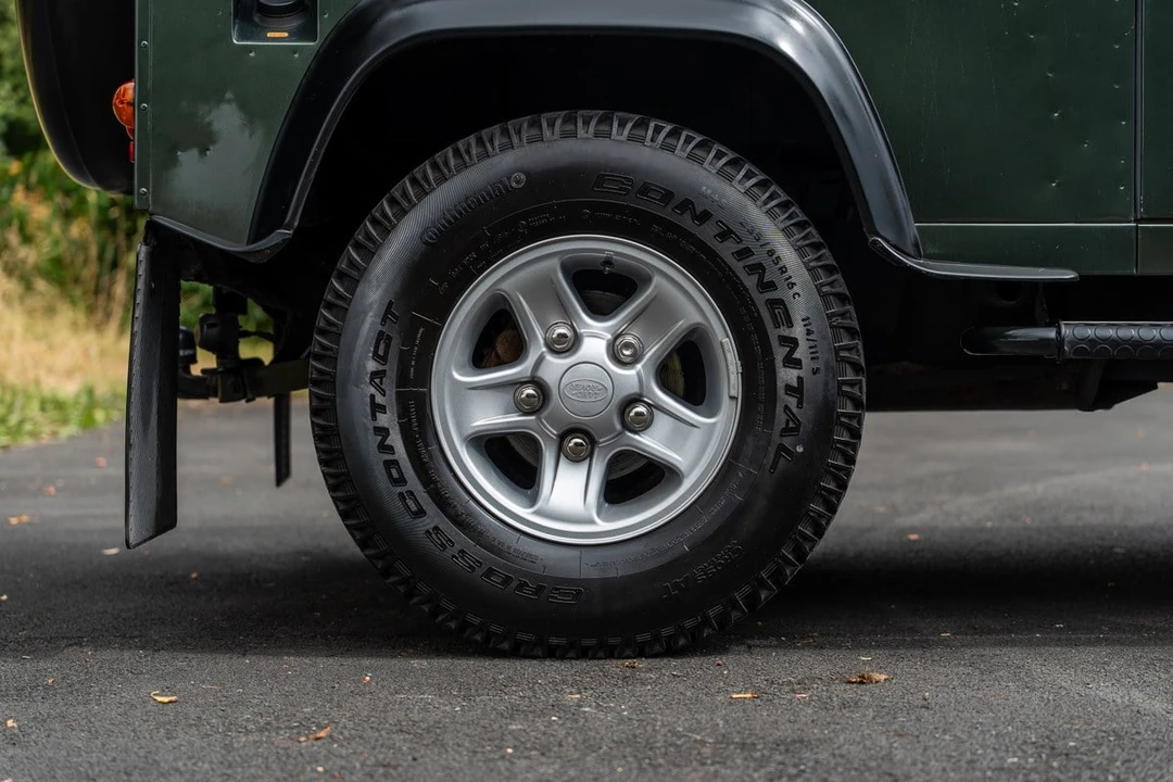 2006 Land Rover Defender 90 - Image 15 of 30