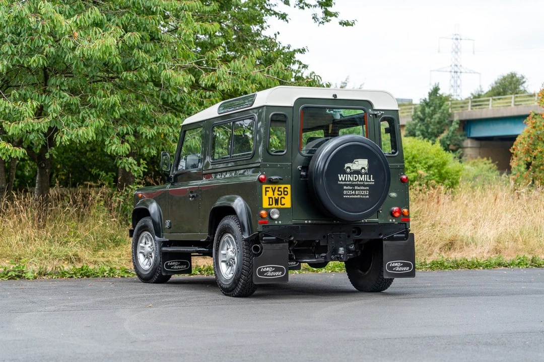 2006 Land Rover Defender 90 - Image 11 of 30