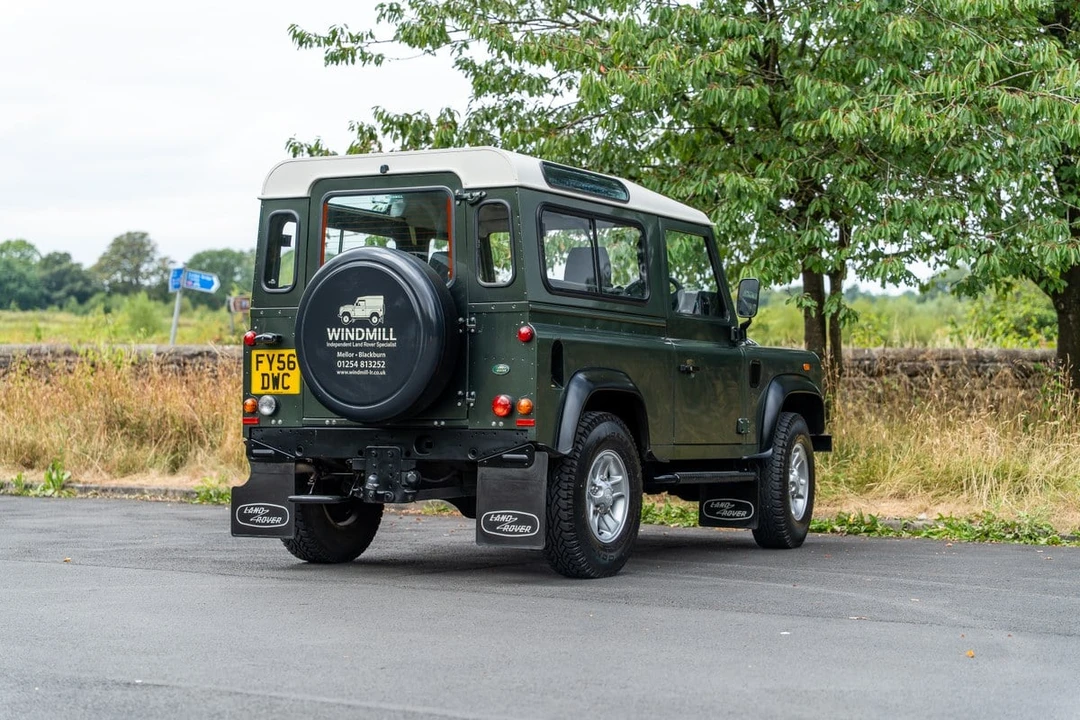 2006 Land Rover Defender 90 - Image 9 of 30