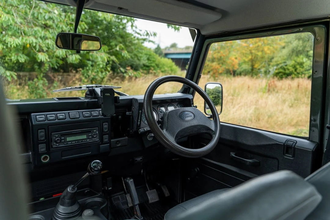 2006 Land Rover Defender 90 - Image 19 of 30
