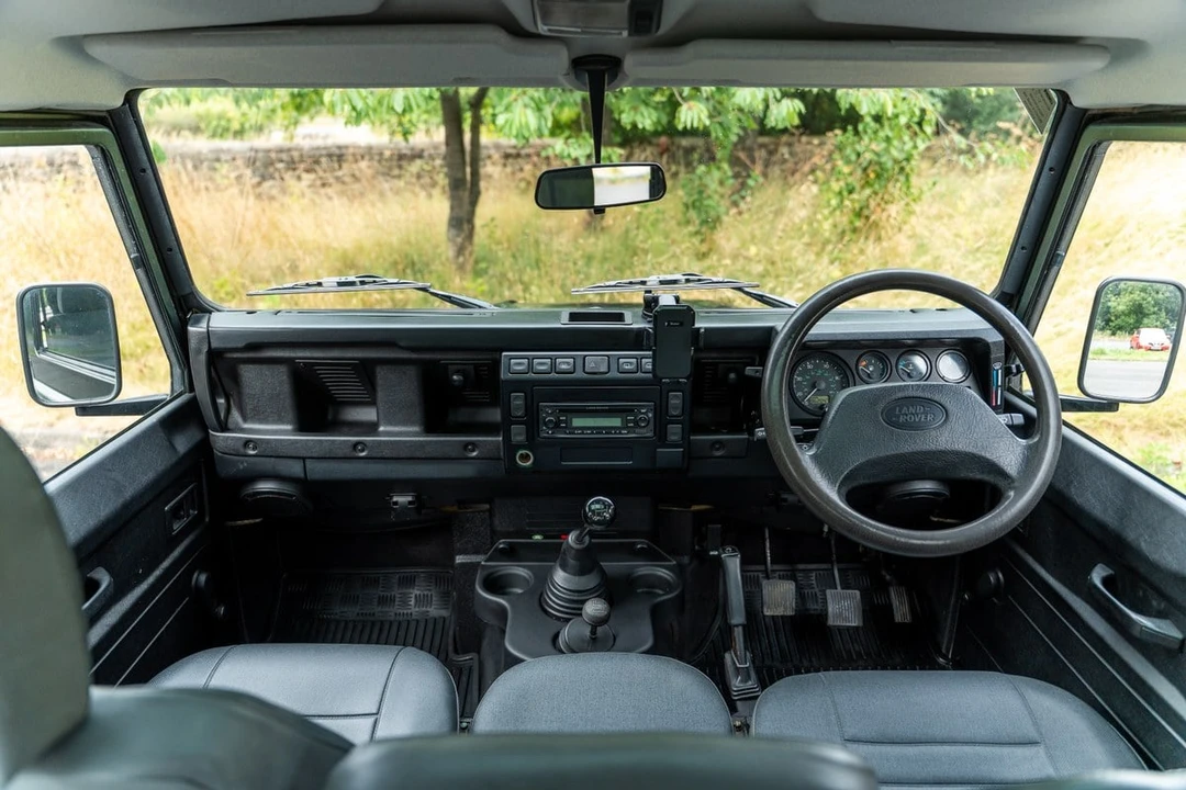 2006 Land Rover Defender 90 - Image 17 of 30