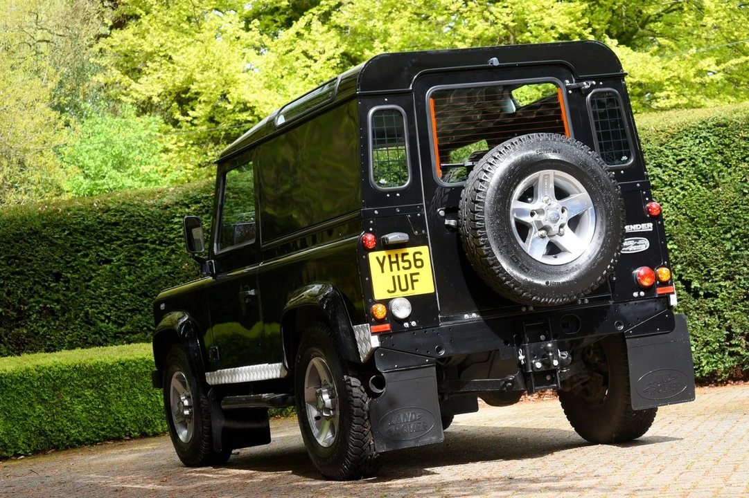 2006 Land Rover Defender 90 - Image 15 of 30