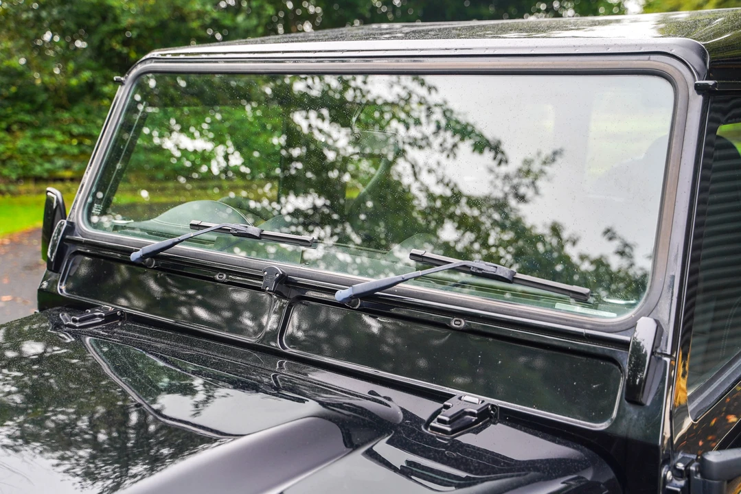 2006 Land Rover Defender 90 - Image 15 of 31