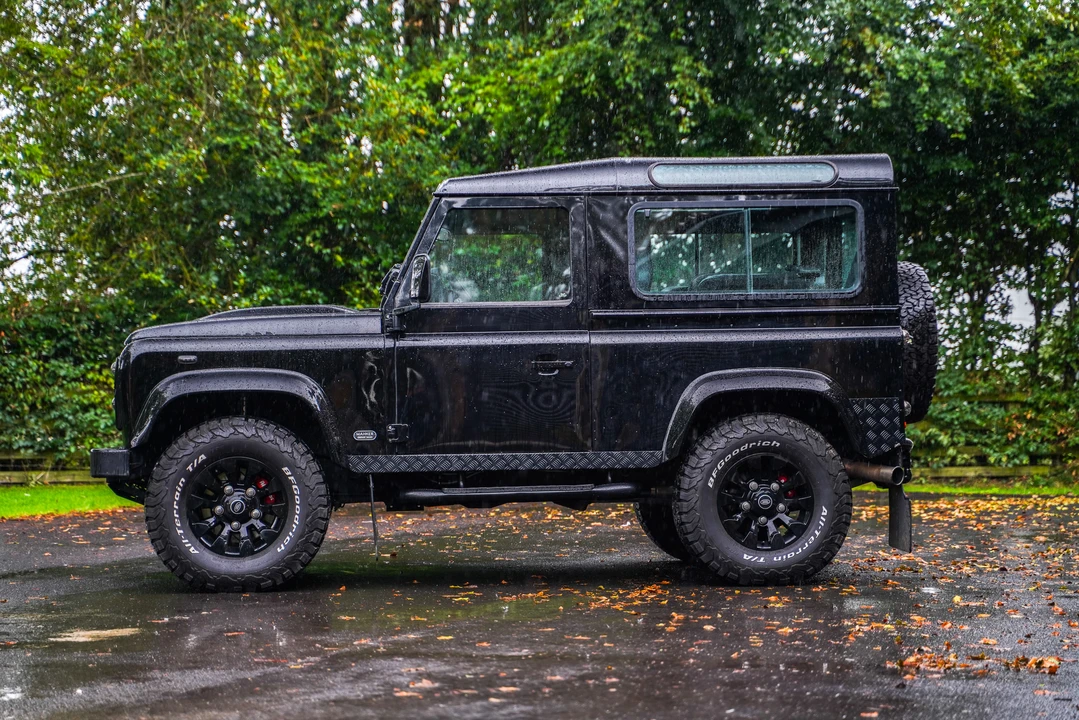 2006 Land Rover Defender 90 - Image 8 of 31