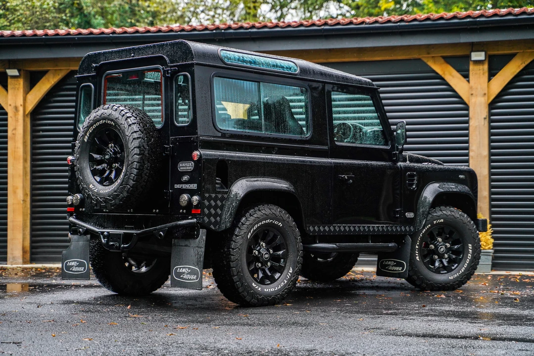2006 Land Rover Defender 90 - Image 5 of 31