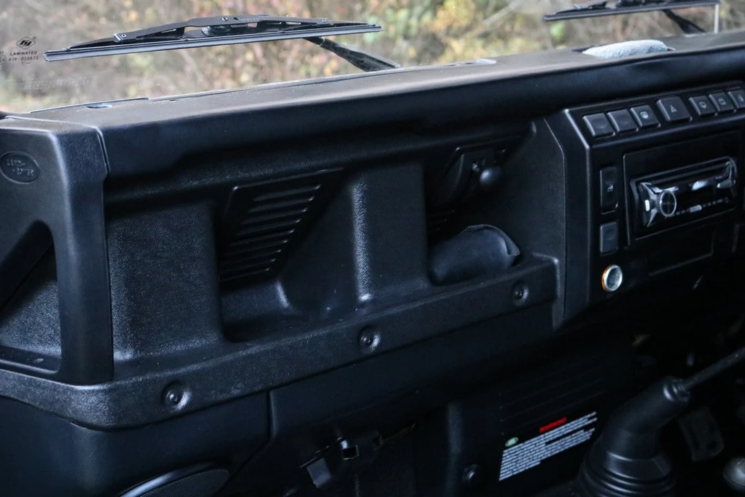 2006 Land Rover Defender 90 - Image 25 of 30
